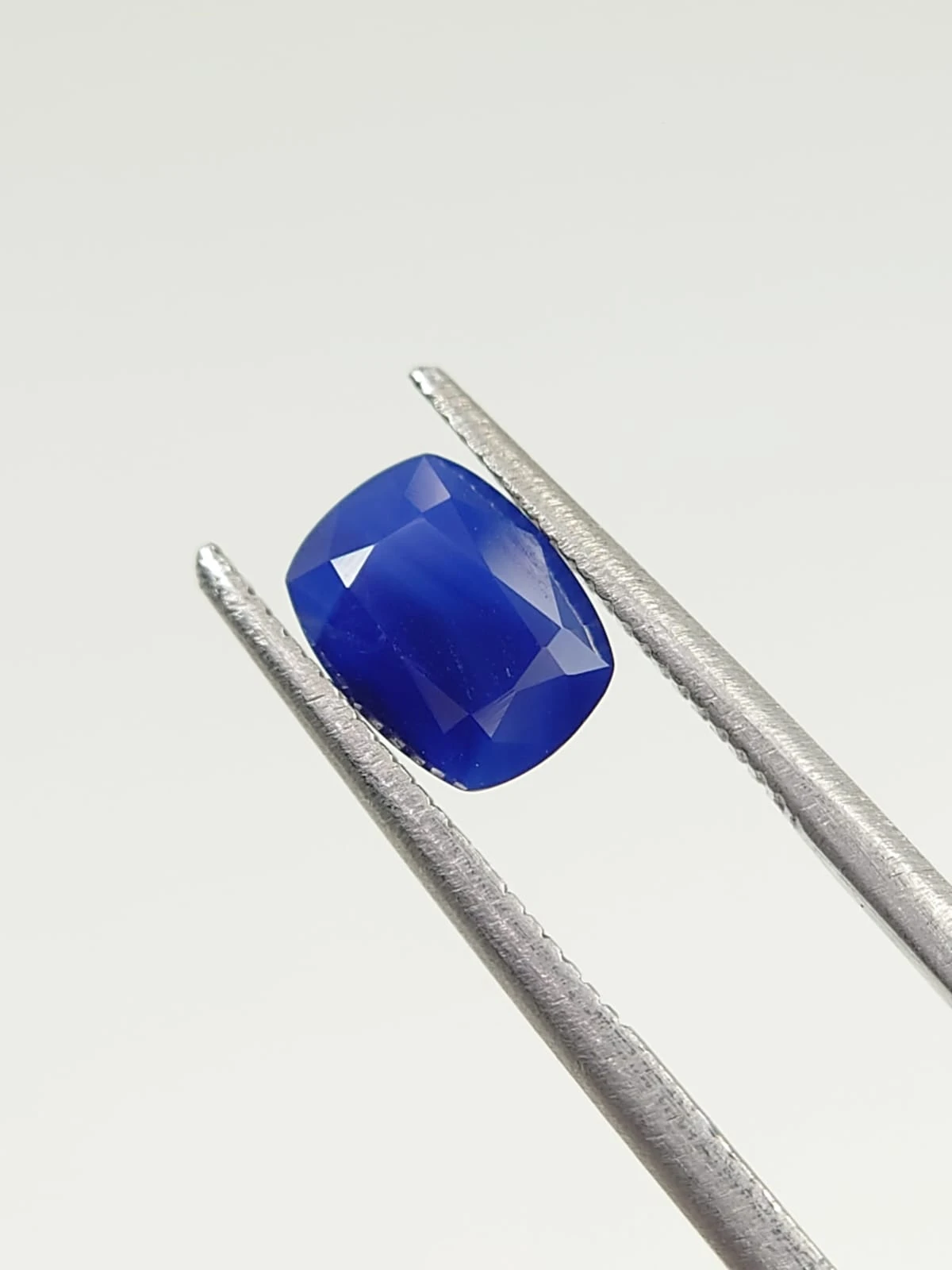 1.08ct Natural Deep Blue Sapphire From Nigeria — view 6